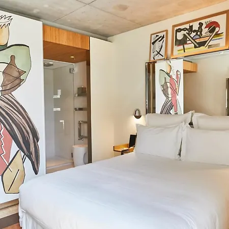 Hotel M