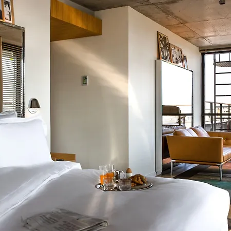 Hotel M